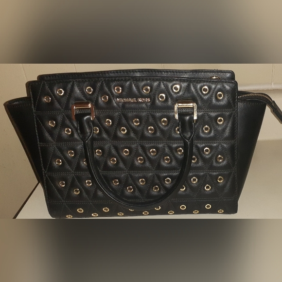Michael Kors Selma Grommeted Medium Quilted Black Leather Tote/Crossbody - Picture 1 of 9
